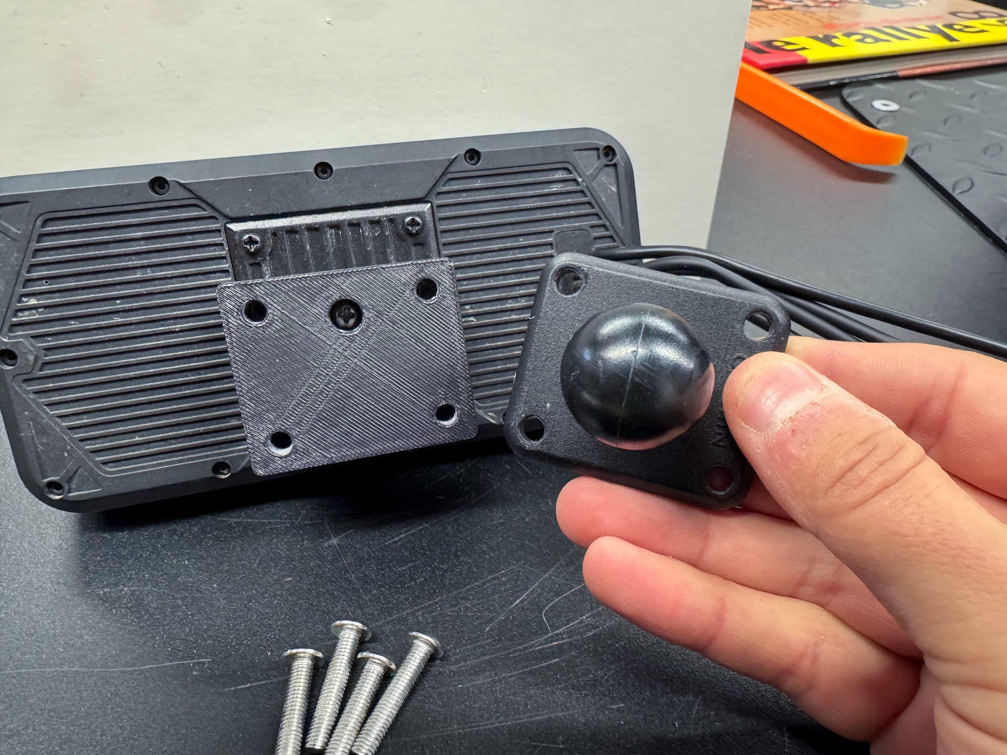 Carpuride W603 and W712 bracket for AMPS / RAM Mount / Garmin standard mounting