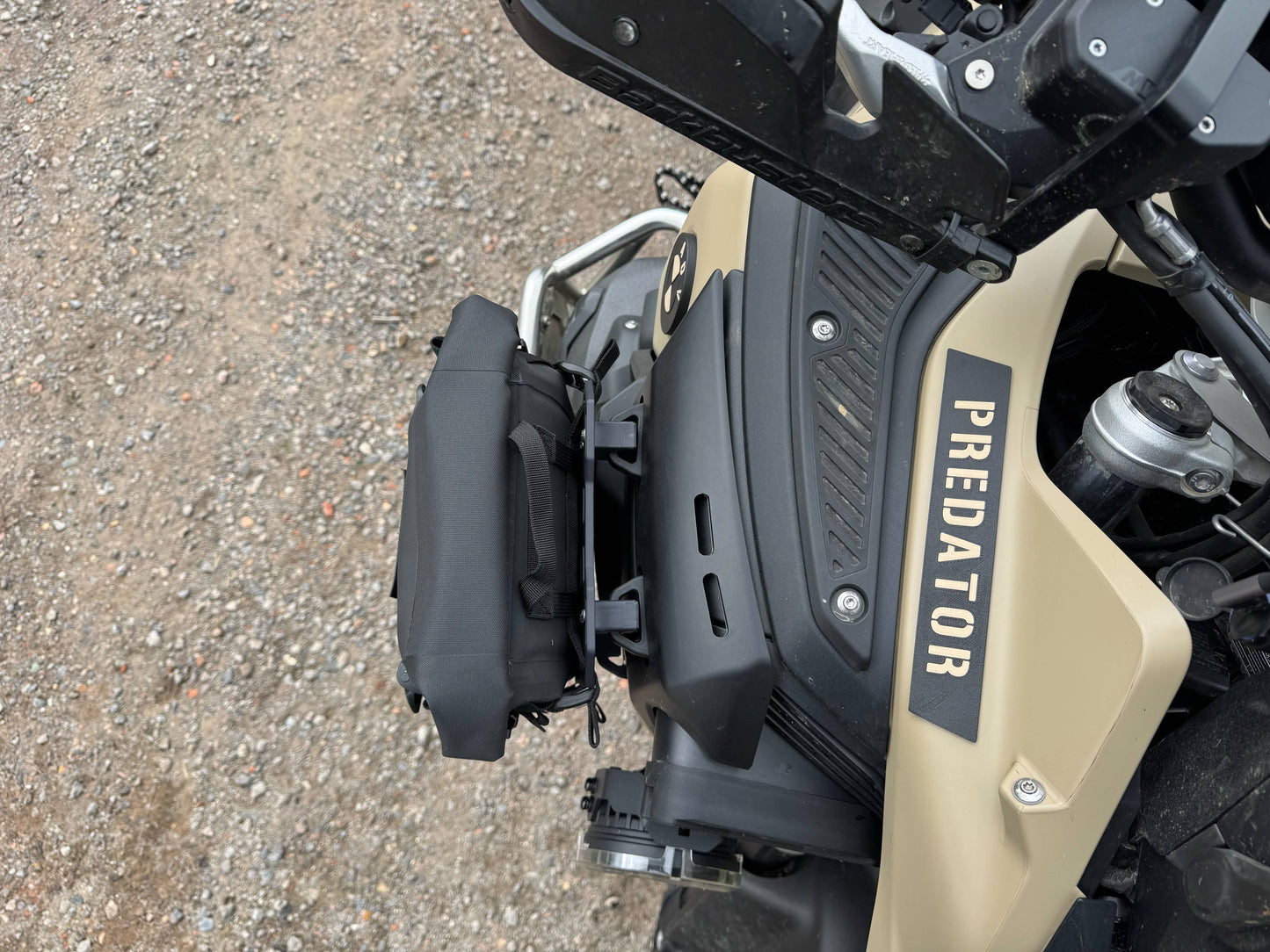 Supports de sacoches pour côtés de réservoir de BMW R1300 GSA / 1300 GS Adventure