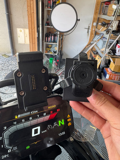 Quad Lock mount for BMW cradle / GPS preparation