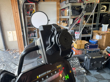 Quad Lock mount for BMW cradle / GPS preparation